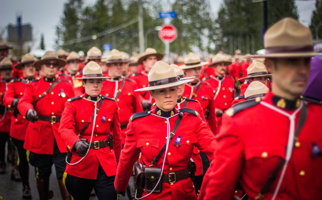 Canada precisa de visto: polícia montada canadense 
