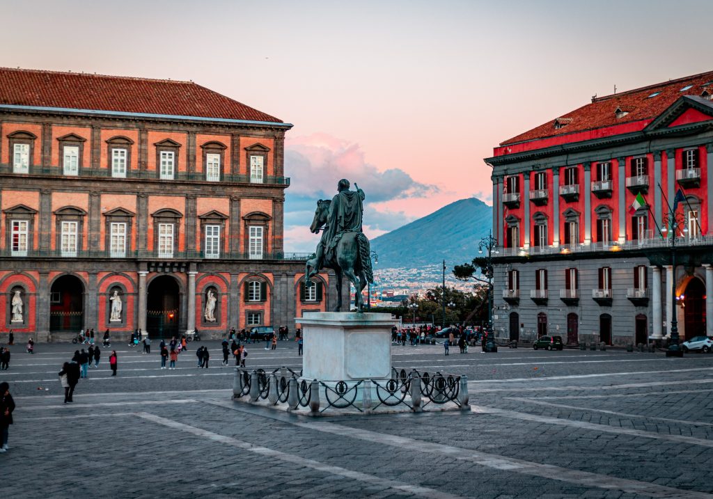 Nápoles: Praça do Plebiscito 